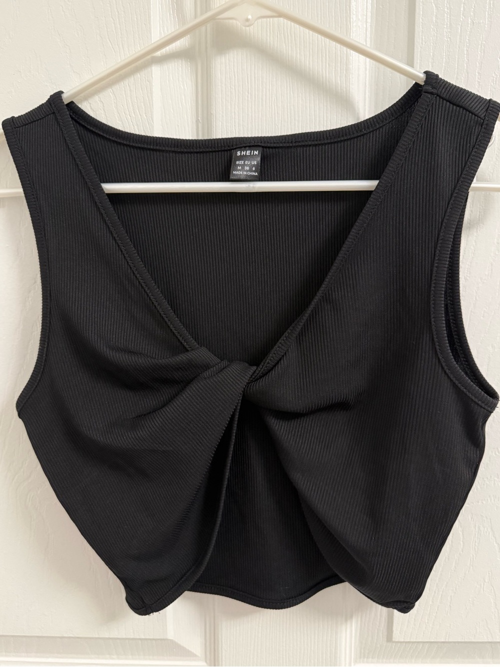 SHEIN Black Ribbed Twist-Front Crop Top
